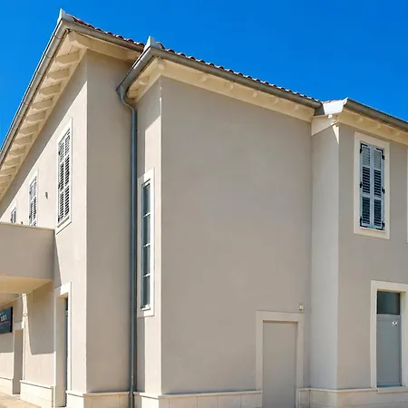 1 Bedroom Lovely In شقة زادار